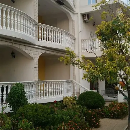 Apartman Lavanda Apartment *
