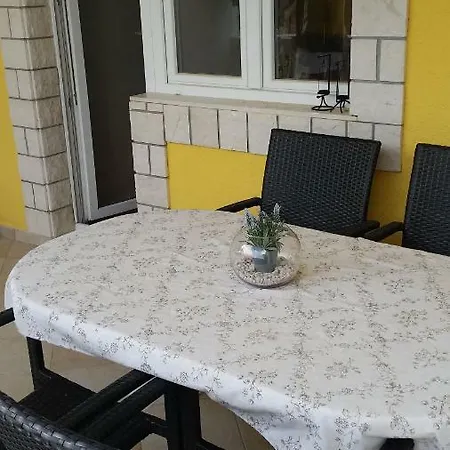 Apartment Apartman Lavanda